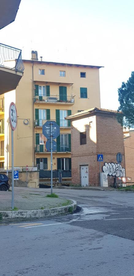 Vicino Di Centro E Universita Stanza Con Balcone Perugia Kültér fotó